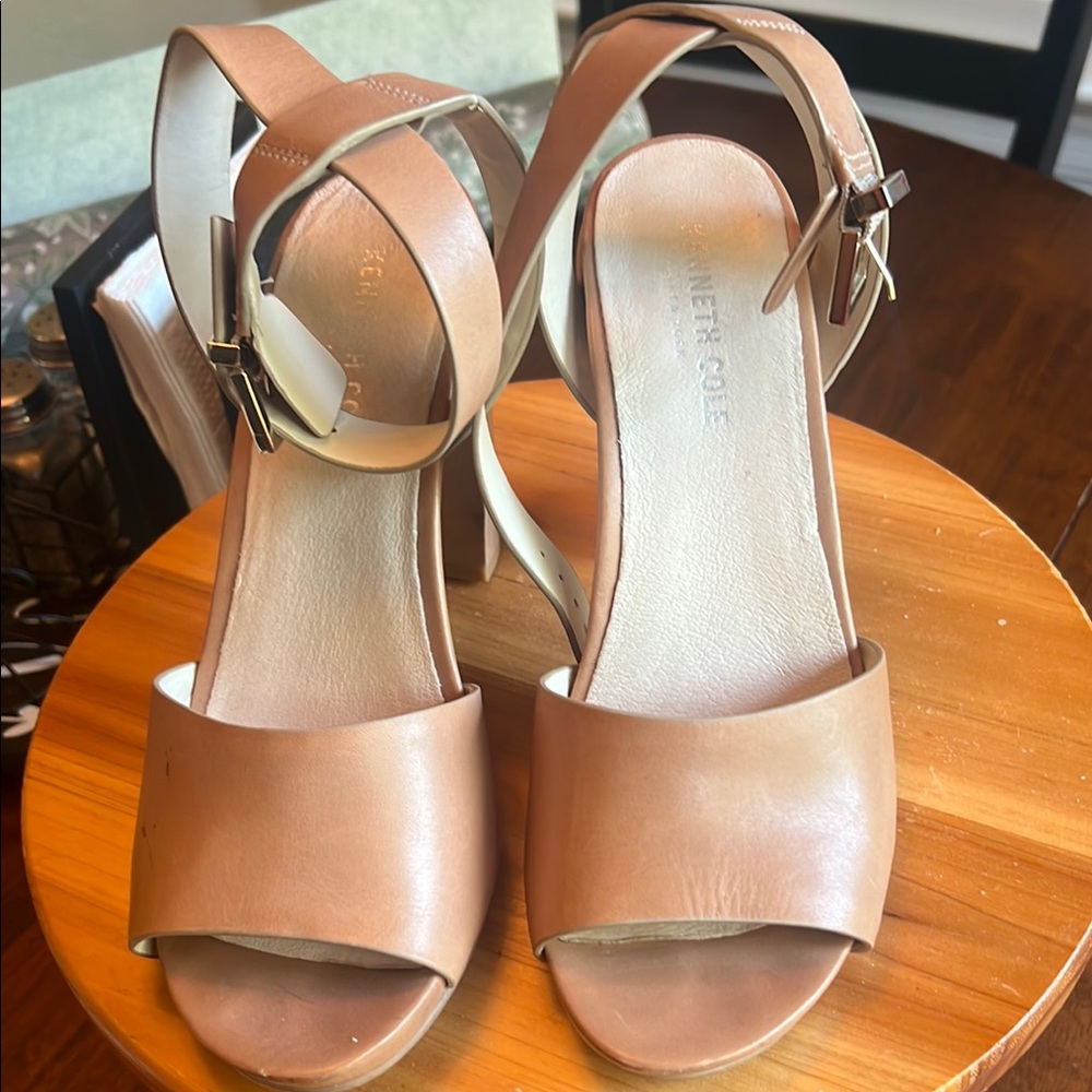 Kenneth Cole Women's Tan Sandals